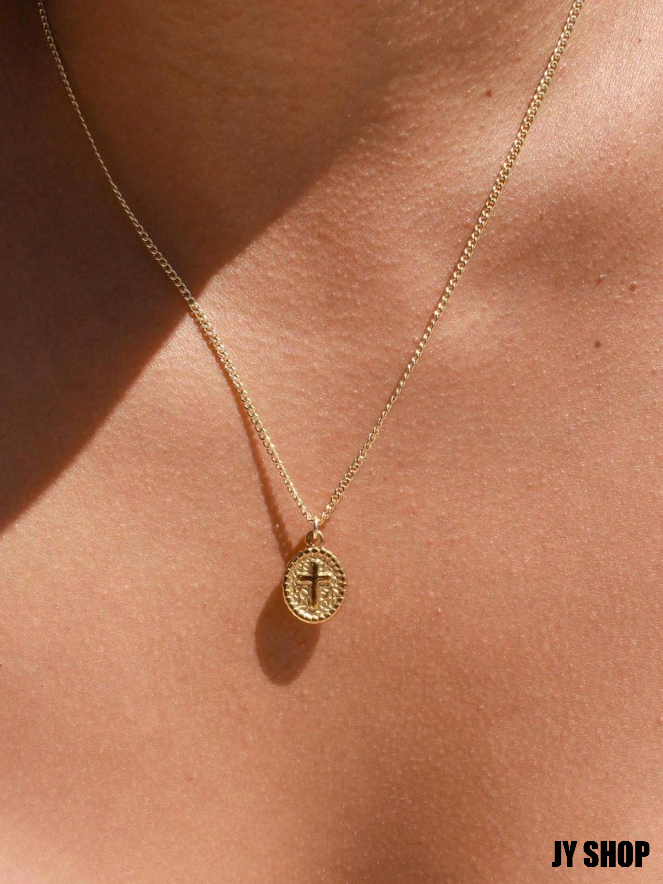 Everyday Essentials: Delicate  - Coin Necklace Delicate recensione e prezzo