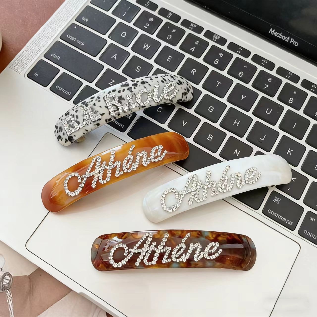 Customized English Name Letter - Women Accessories Name In English recensione e prezzo