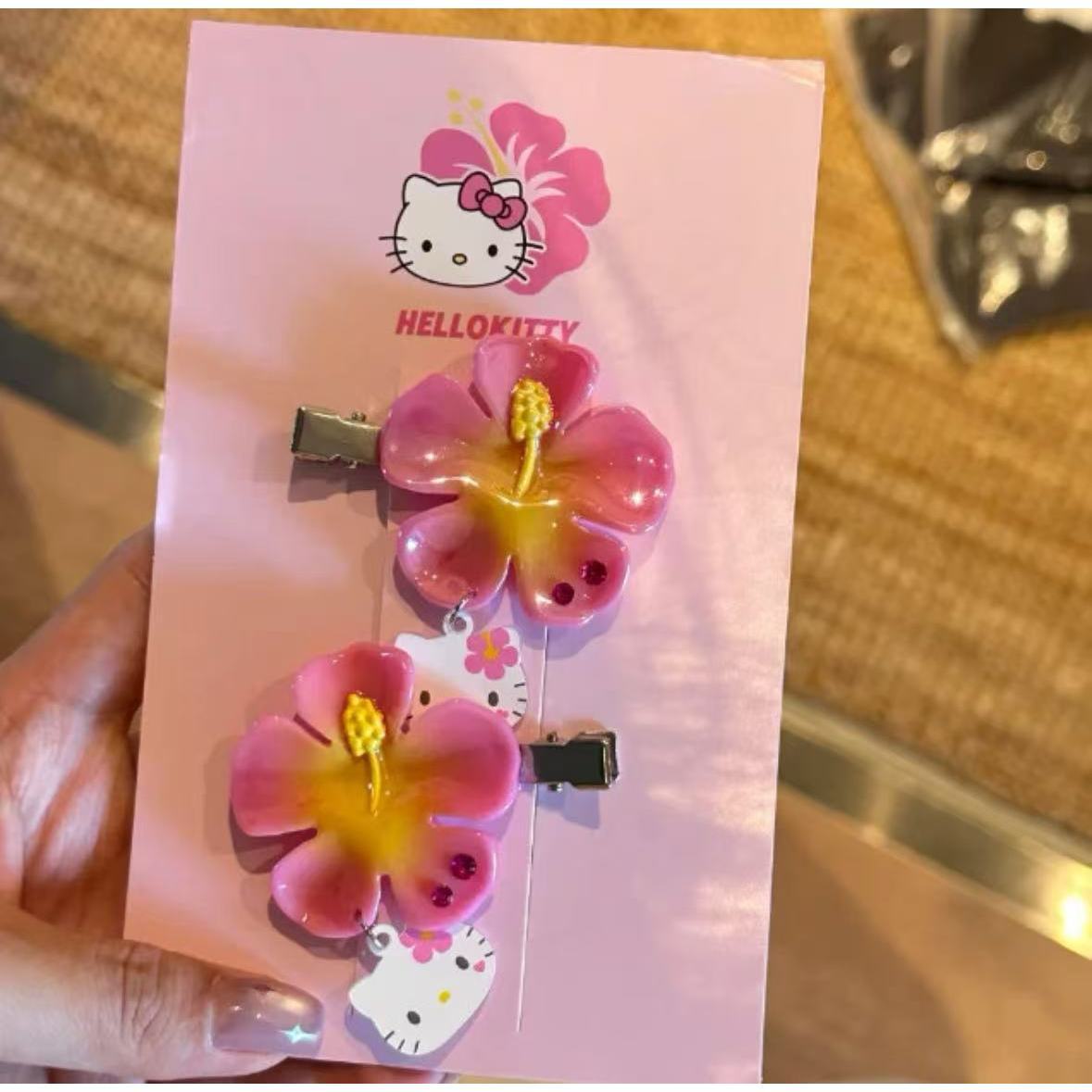 Kawaii Sanrio Hello Kitty Flow - Women'S Formal Accessories recensione e prezzo