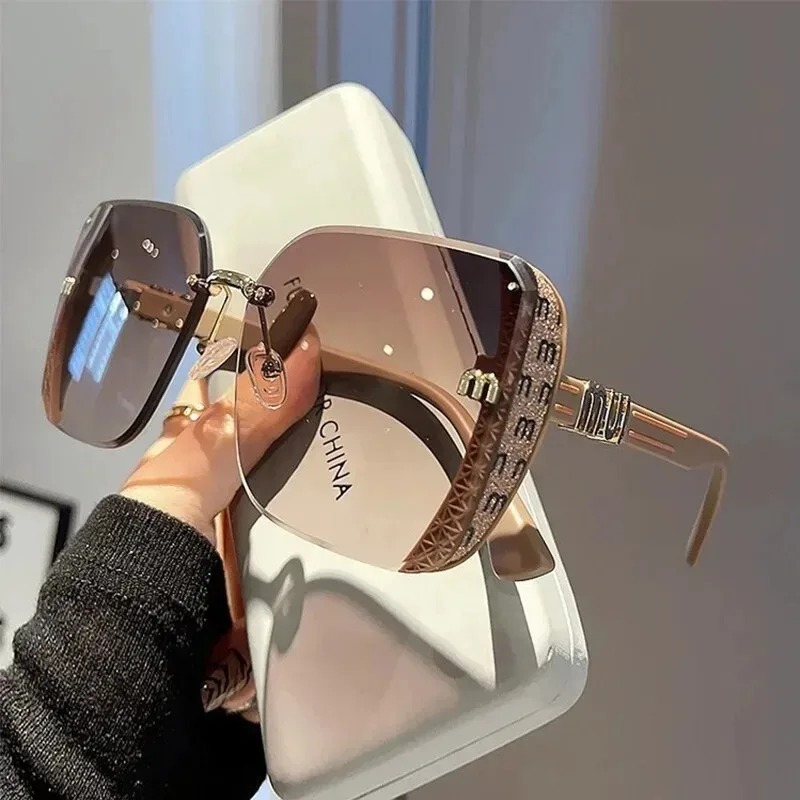 Cut Edge Sunglasses For Women  - Women'S Accessories Designer recensione e prezzo