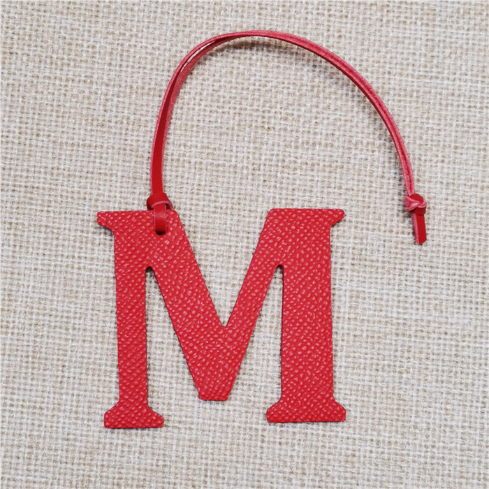 English Letter M Alphabet Cowh - Women Accessories Name In English recensione e prezzo