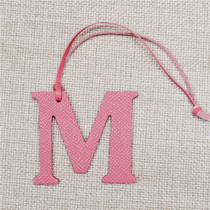 English Letter M Alphabet Cowh - Women Accessories Name In English recensione e prezzo