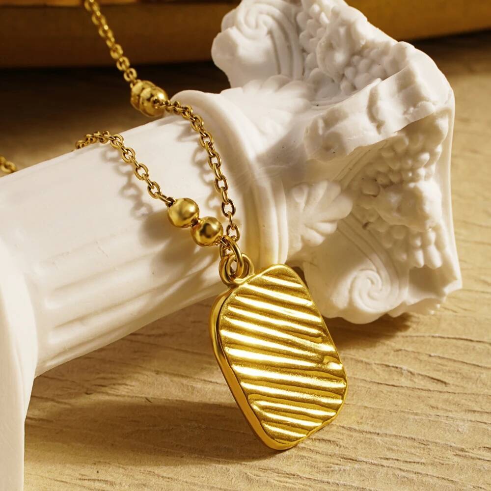 Stainless Steel Fashion Rose F - Coin Necklace Delicate recensione e prezzo