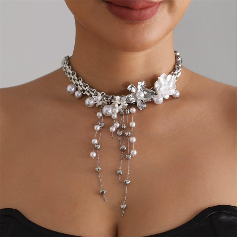 Romantic Metal Floral Locket N - Coin Necklace Delicate recensione e prezzo