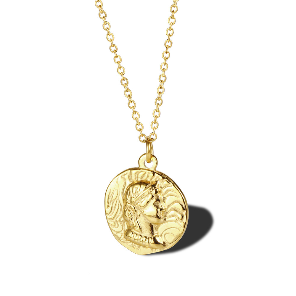 Gold Plated Queen Elizabeth Po - Coin Necklace Delicate recensione e prezzo
