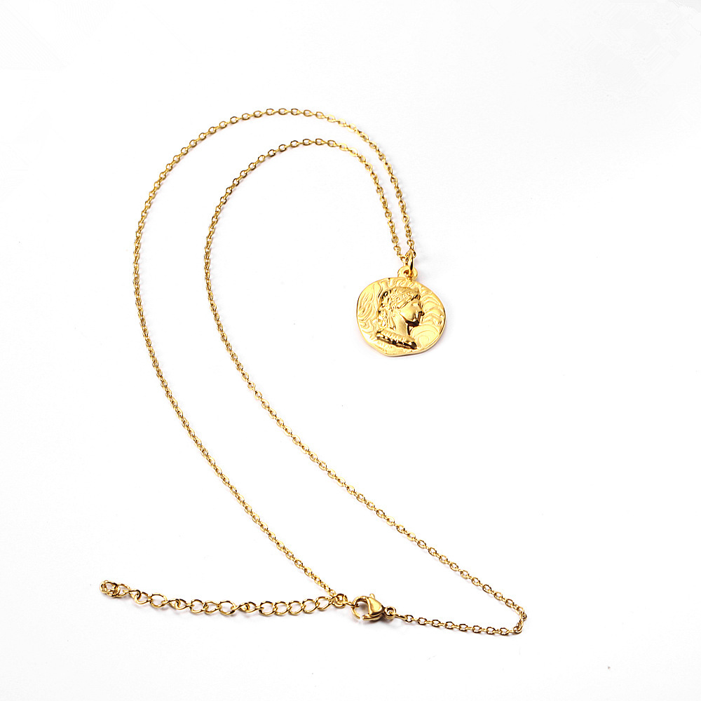 Gold Plated Queen Elizabeth Po - Coin Necklace Delicate recensione e prezzo