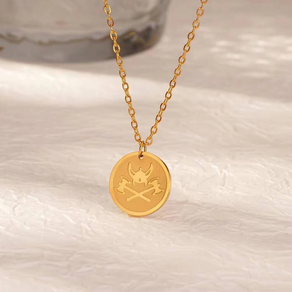 Gold Plated Viking Axe Pendant - Coin Necklace Delicate recensione e prezzo