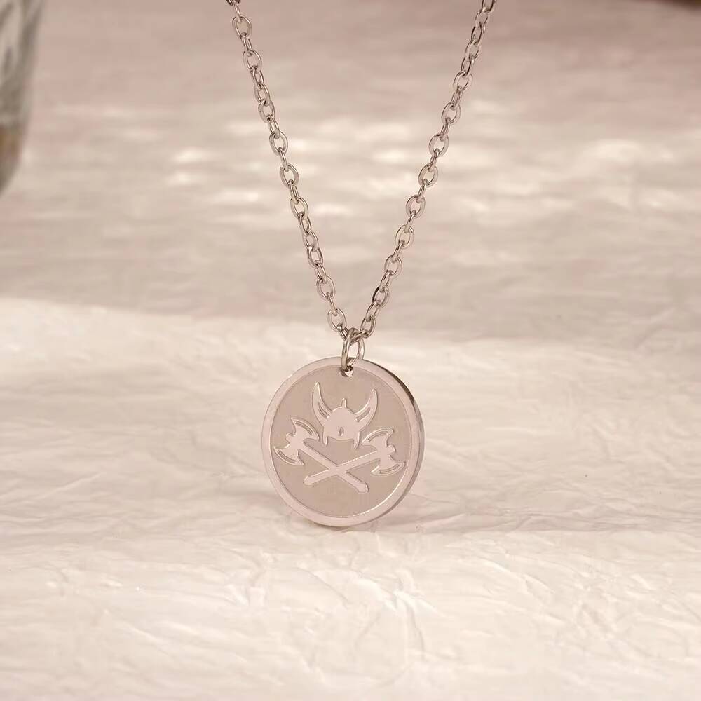 Gold Plated Viking Axe Pendant - Coin Necklace Delicate recensione e prezzo