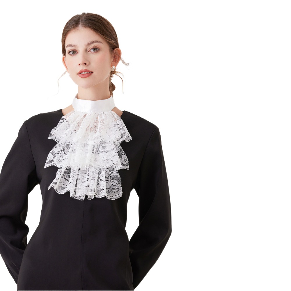 Vintage Victorian Lace Jabot C - Women'S Victorian Accessories recensione e prezzo