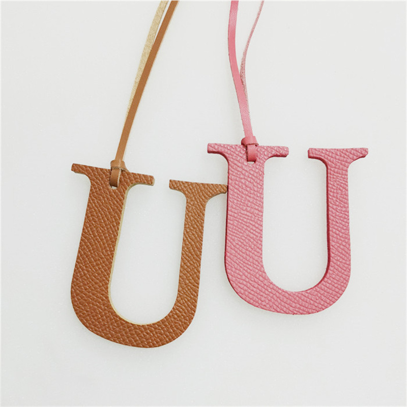 English Letter Q R S T U Alpha - Women Accessories Name In English recensione e prezzo