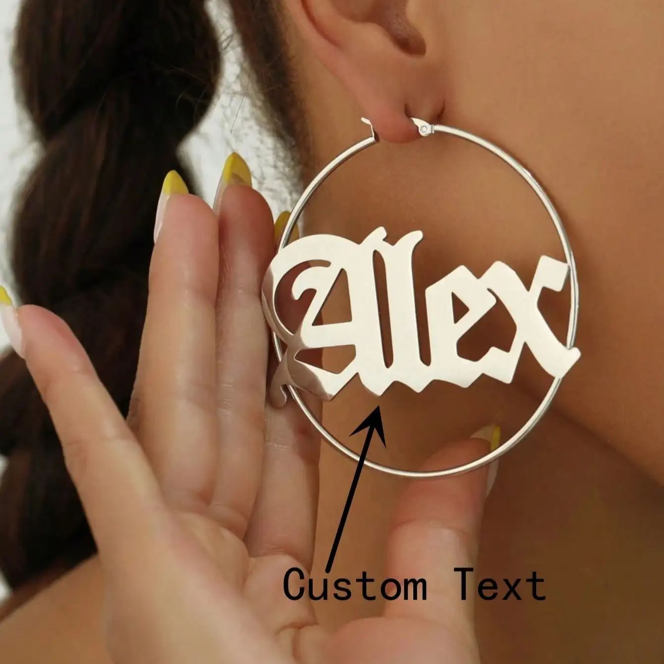 Custom Old English Name Hoop E - Women Accessories Name In English recensione e prezzo