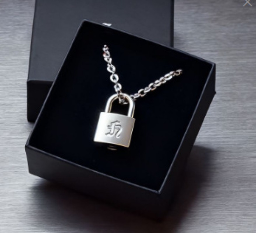 Smooth Matte Finish Metal Lock - Women'S Accessories Jewelry recensione e prezzo