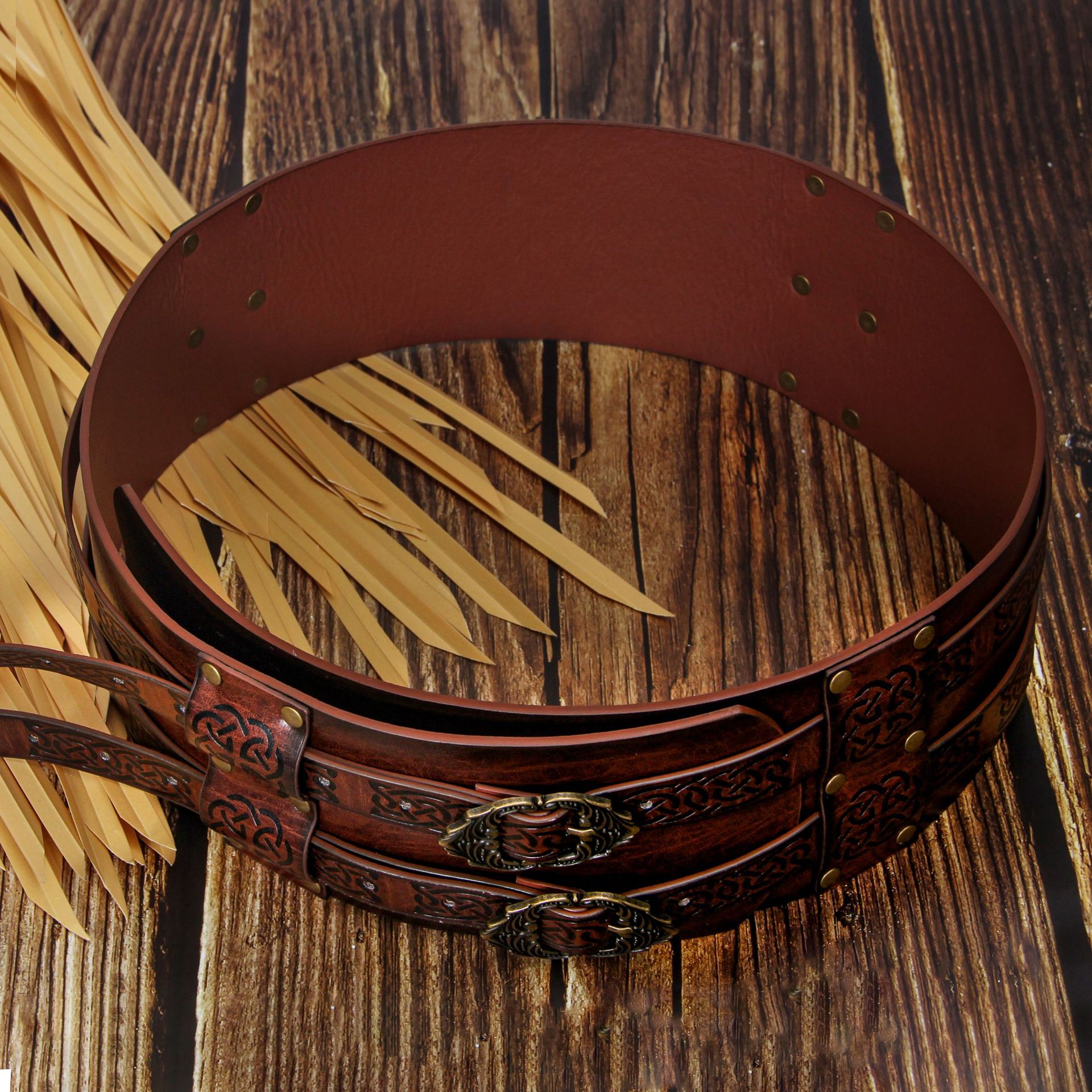 Men Women Runic Leather Belt D - Women'S Viking Accessories recensione e prezzo