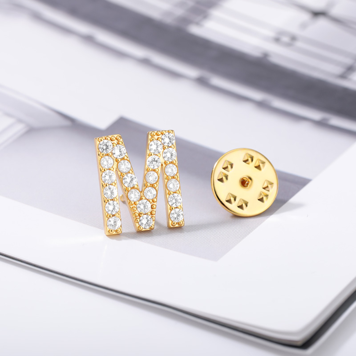 Shiny Zircon Letter Brooches F - Women Accessories Name In English recensione e prezzo