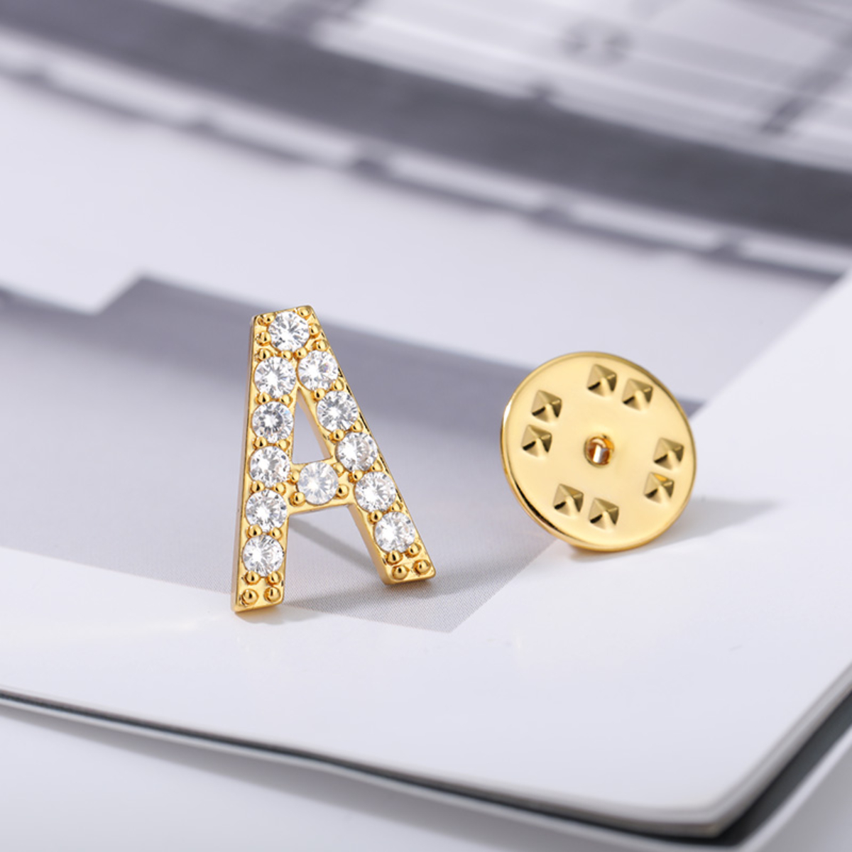 Shiny Zircon Letter Brooches F - Women Accessories Name In English recensione e prezzo